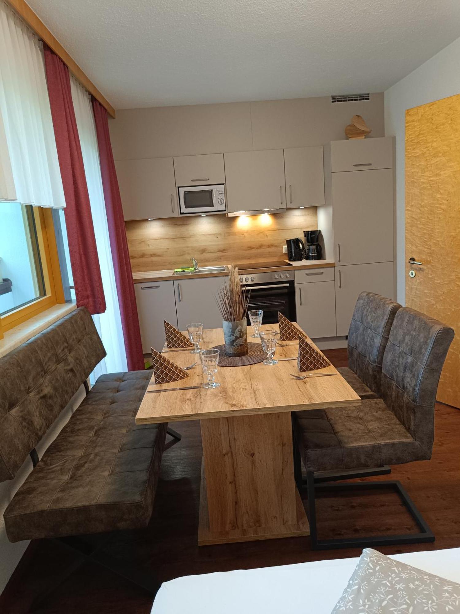 Ronalds Appartements Санкт-Леонгард-ім-Пітцталь Екстер'єр фото